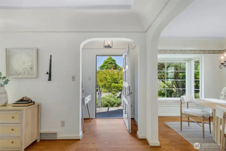 Lovely '30s Cape Cod bungalow!