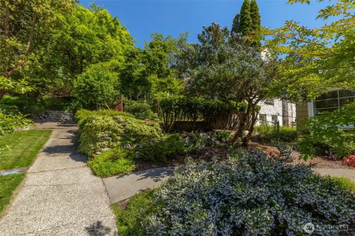 Literally 40 steps to your secret entrance right into Laurelhurst Park - can you hear the pickleball ping-pong calling your name?