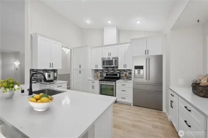 Brand new kitchen! -Virtually Staged Brand new kitchen! -Virtually Staged