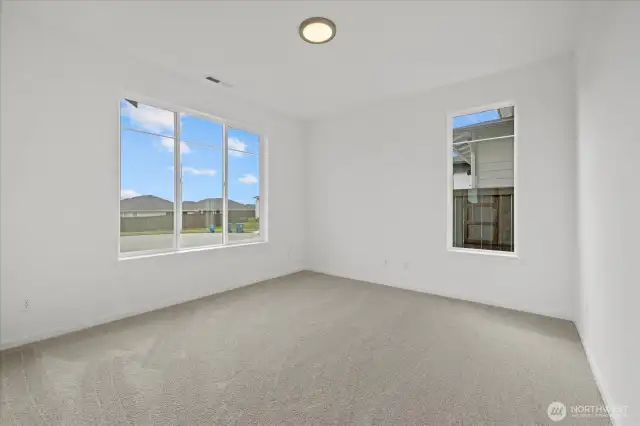 Office/flex room beautiful views