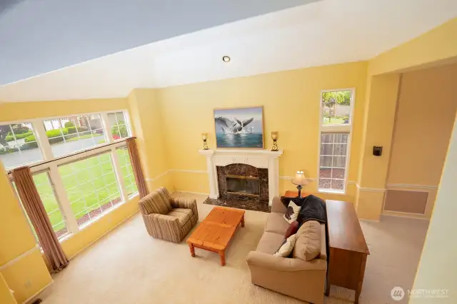 Spacious living room