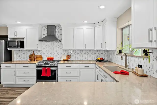 Spacious Quartz Countertops