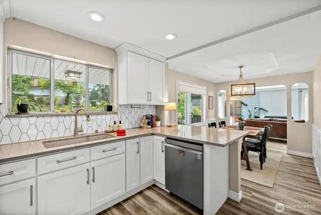 Kitchen with Breakfast Bar