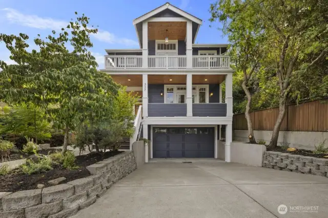 Freshly painted inside and outside. A stately residence located in the amazing community of Leschi.