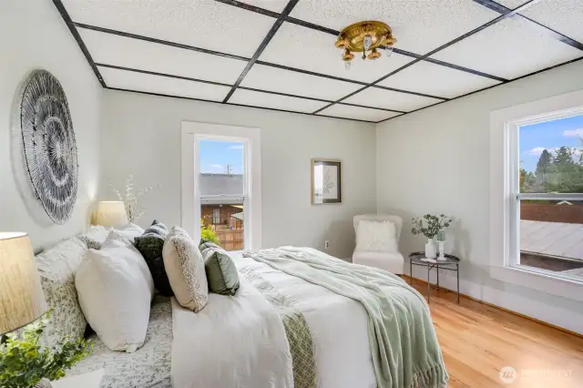 Here is a spacious, light-filled third room that can be adapted to fit your needs.