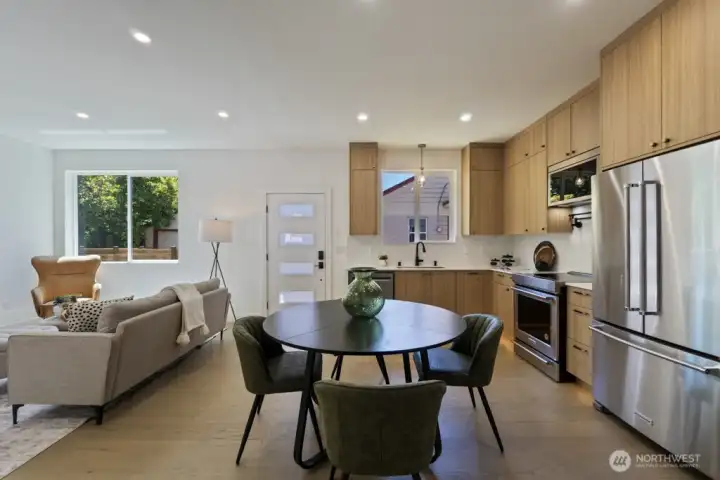 Kitchen W/Eating Space