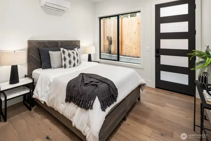 Main floor gen-suite