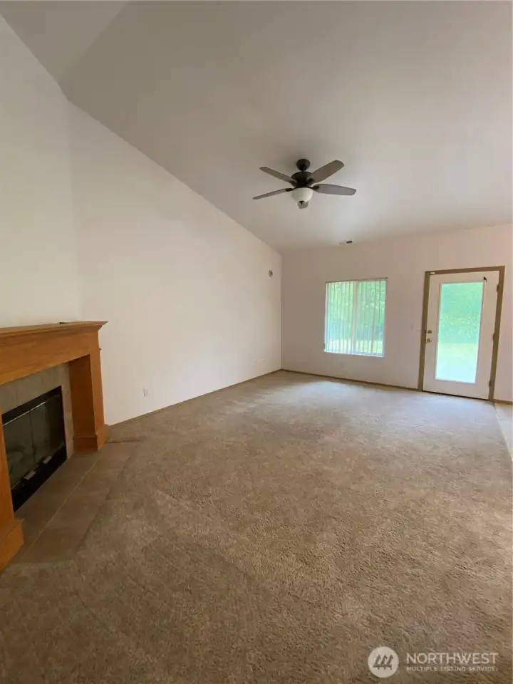 Family room with glass door that takes you out to the patio! Family room with glass door that takes you out to the patio!