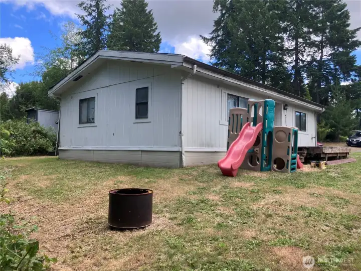 Back/side yard Back/side yard