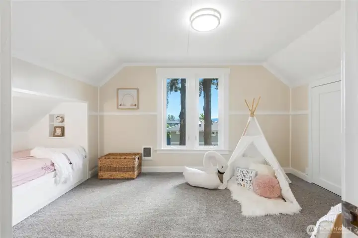 Additional upstairs bedroom.