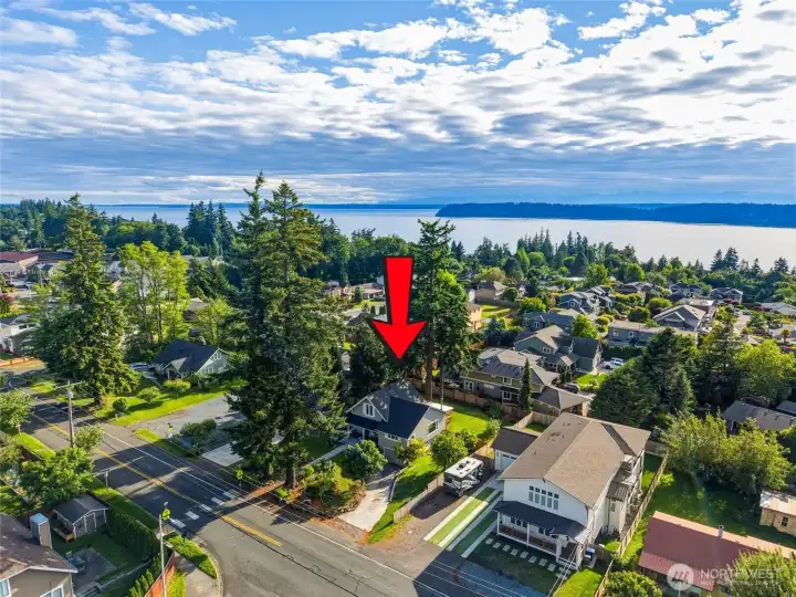 Located in the Goat Trail neighborhood, near neighborhood parks, Mukilteo Ferry, convenient commuting options, and you can walk to Mukilteo schools.