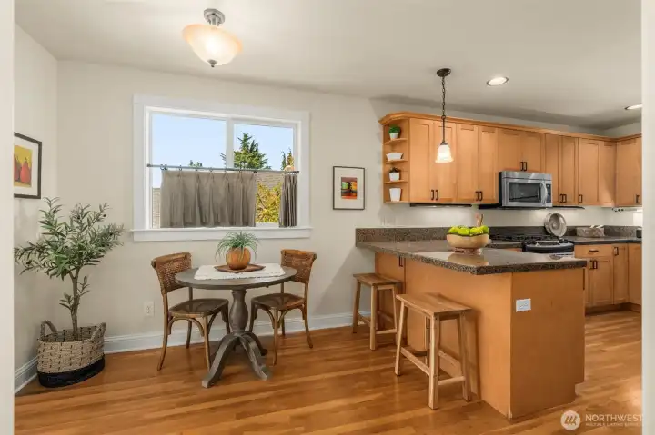 Breakfast bar and additional eating space in the kitchen