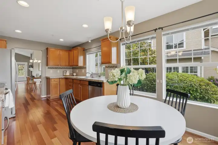 Beautiful kitchen with eating area