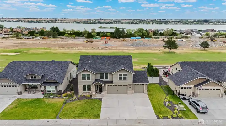 Beautiful home overlooking the 1st hole of The Links at Moses Pointe.