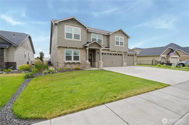 Welcome to Moses Pointe Golf Community.