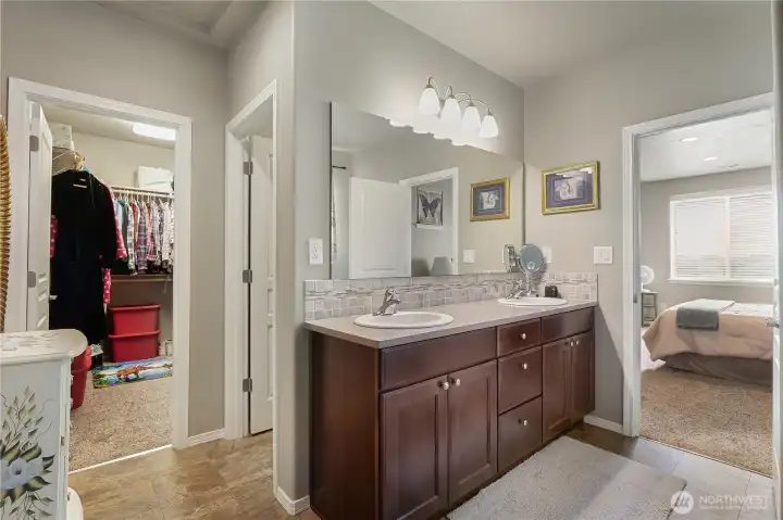 Spacious primary ensuite designed for comfort and everyday convenience.