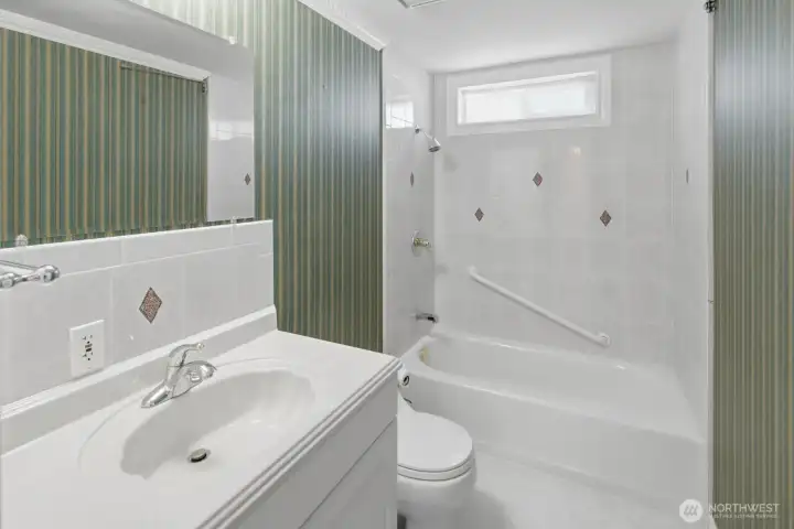 Full guest bathroom Full guest bathroom