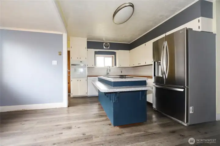Upgraded kitchen- appliances included Upgraded kitchen- appliances included