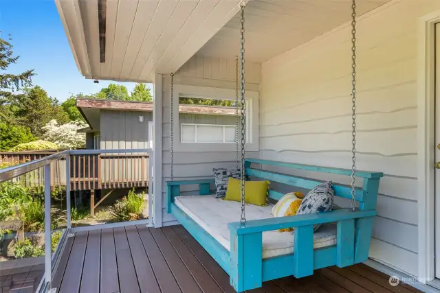 The sweetest little private deck off the living room! Your own private retreat!