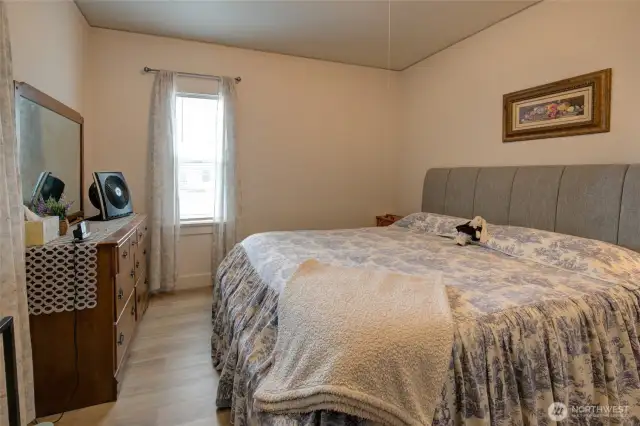 Main floor bedroom #2, cont