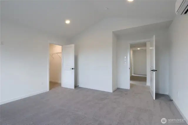 Upstairs Bonus Room w/Closet - Pics are of a different 2834 plan. Features and colors may differ.