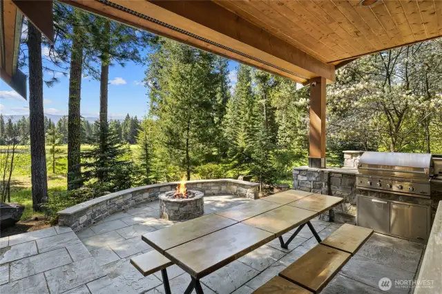 Built in BBQ and Firepit