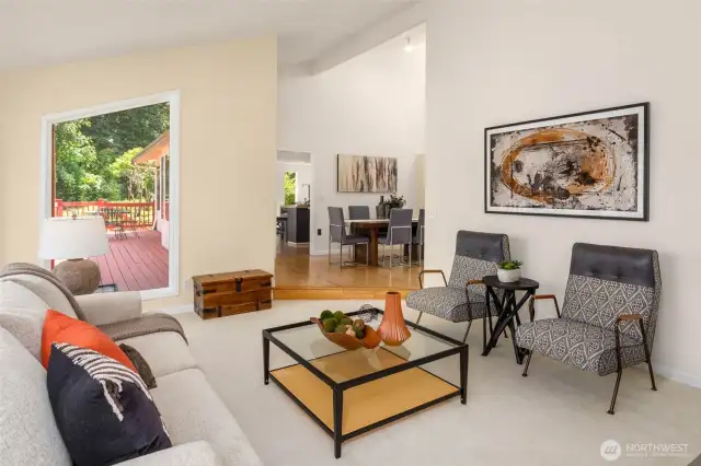 Plush carpet and hardwoods throughout main floor