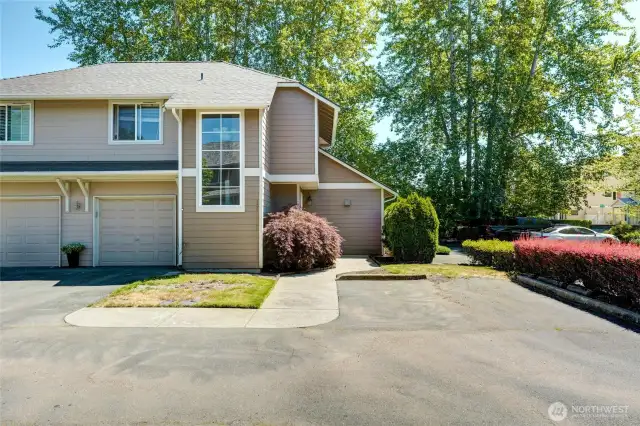 Newer roof, nice level entry, good landscaping. A great place to call home.