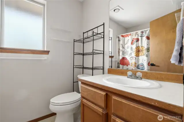 Full bath on 2nd floor