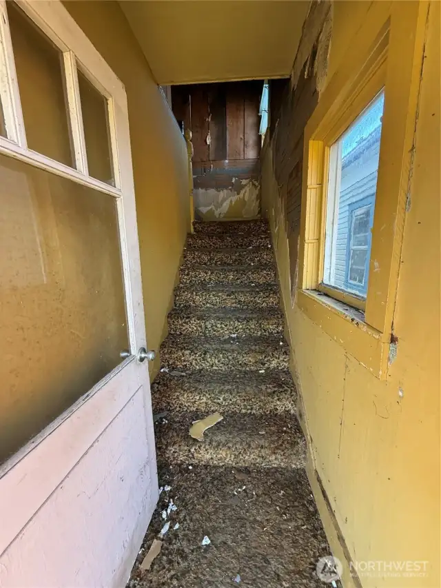Entry to 2nd floor unit