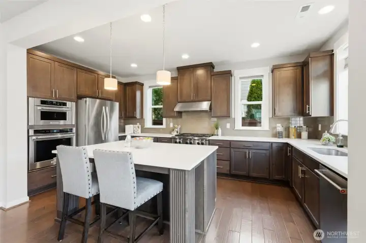 Bright kitchen with breakfast nook