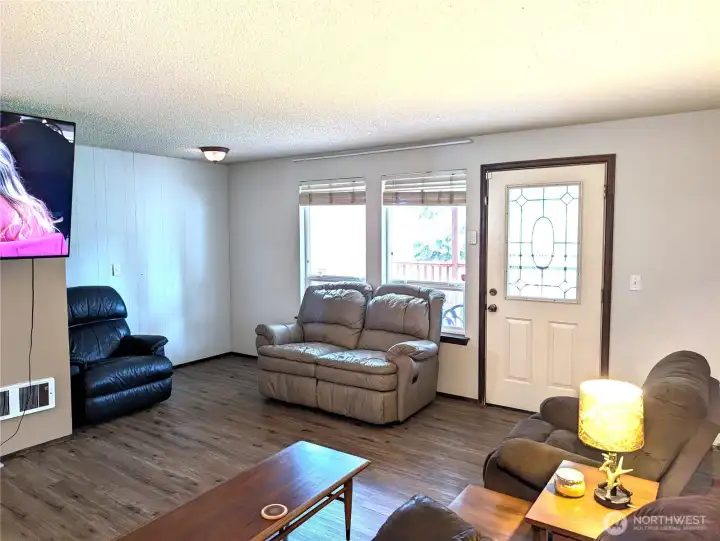 Extra seating area, large room.