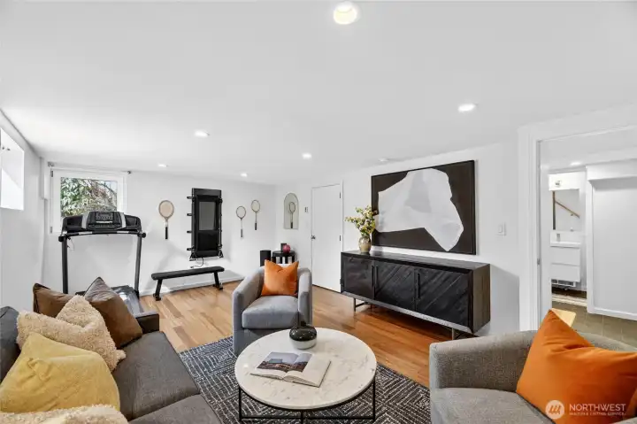 Lower level family room or 5th bedroom