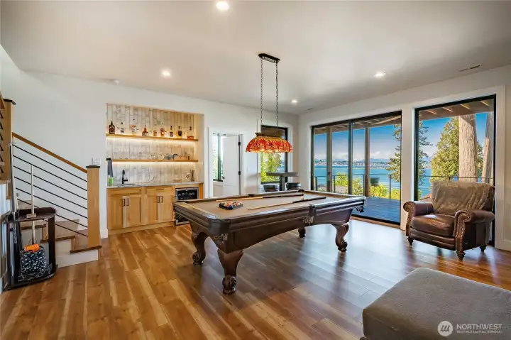 Game room or media