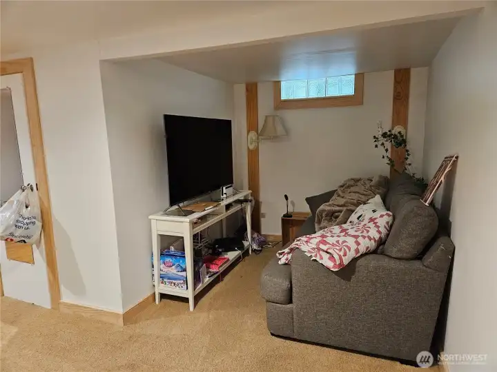 Downstairs with walkin closet Right side