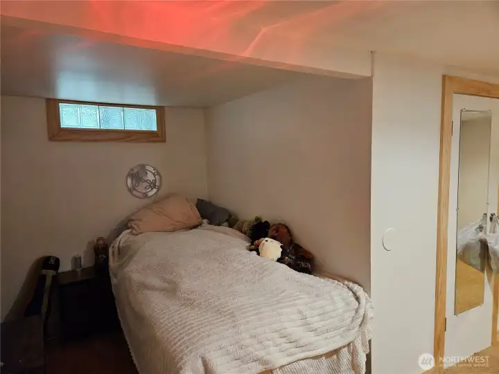 Downstairs with walkin closet left side