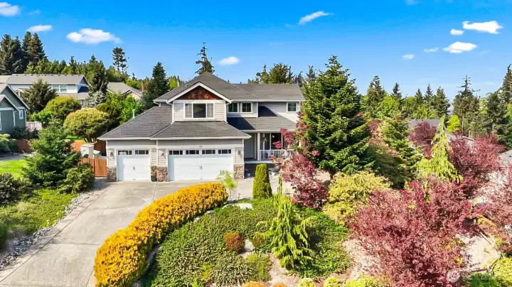 Beautiful 4 bedroom 3 ba home located in Cavalero Hills