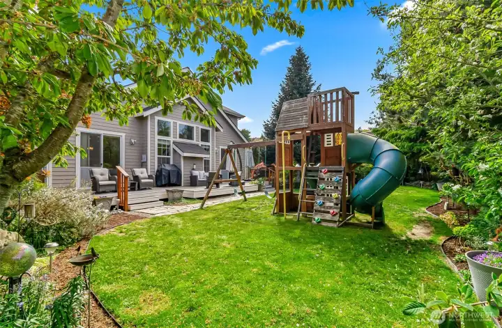 Mature landscaping offers you a quiet and cozy space to enjoy thru all the seasons.