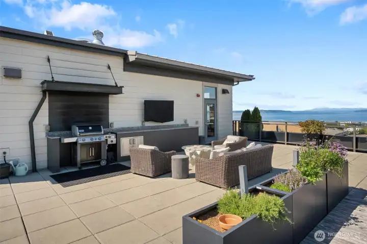 The rooftop deck will leave you breathless! From the stunning views to having a barbeque or watching a game on the outdoor television. The rooftop deck will leave you breathless! From the stunning views to having a barbeque or watching a game on the outdoor television.