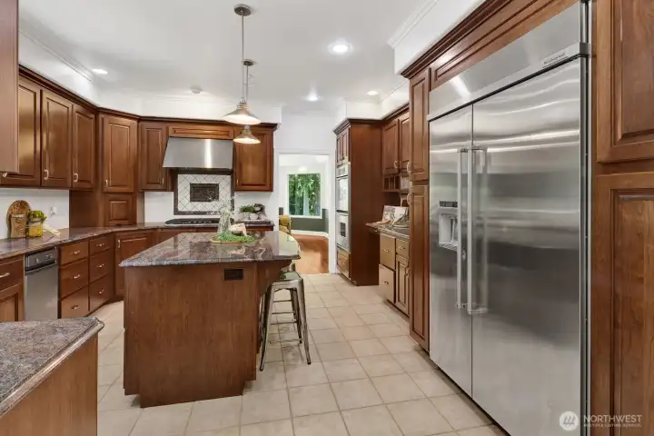 Large refrigerator Large refrigerator