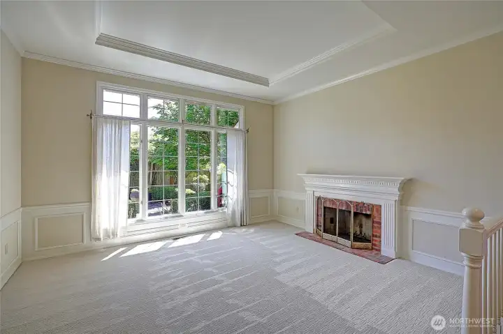 Main living room, new carpet