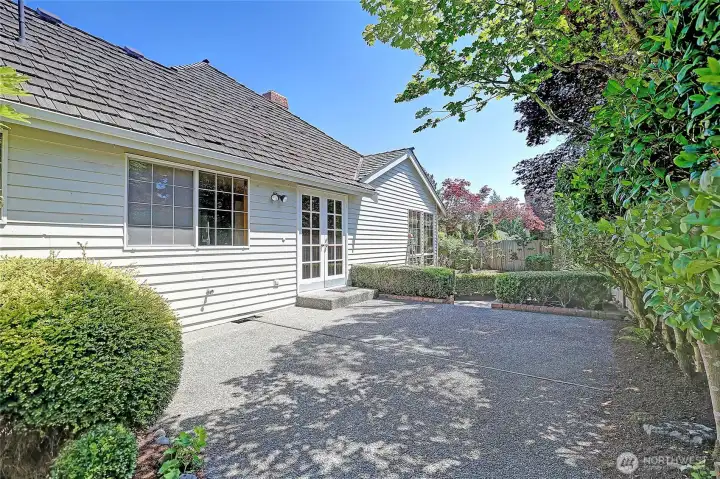 Main backyard patio, great for entertaining