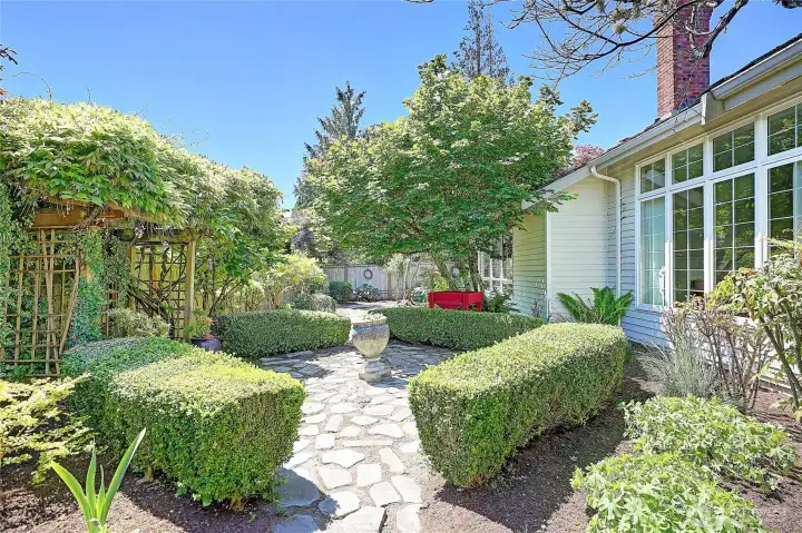 Beautiful showpiece center of the garden
