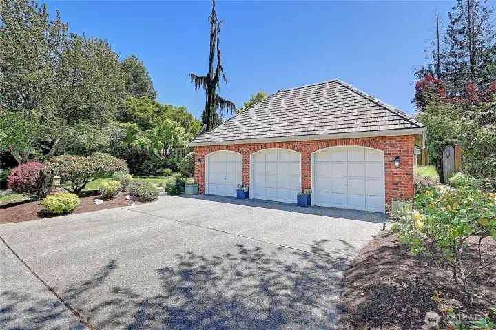3 car garage