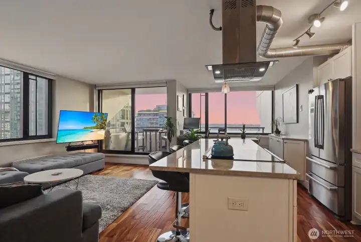 This corner unit's layout has been opened up to maximize the views and fantastic natural light. This corner unit's layout has been opened up to maximize the views and fantastic natural light.