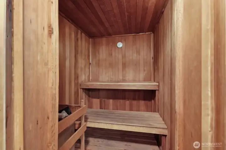 Sweat out toxins and troubles in the sauna! Sweat out toxins and troubles in the sauna!