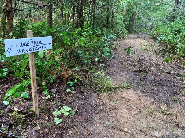 A fork in the road :-) Left fork to SW corner. Right fork to Ridge Trail and views of Mission Creek.