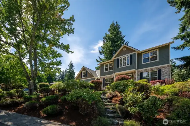 Just a beautiful home in a beautiful area. Sunshine deluxe.