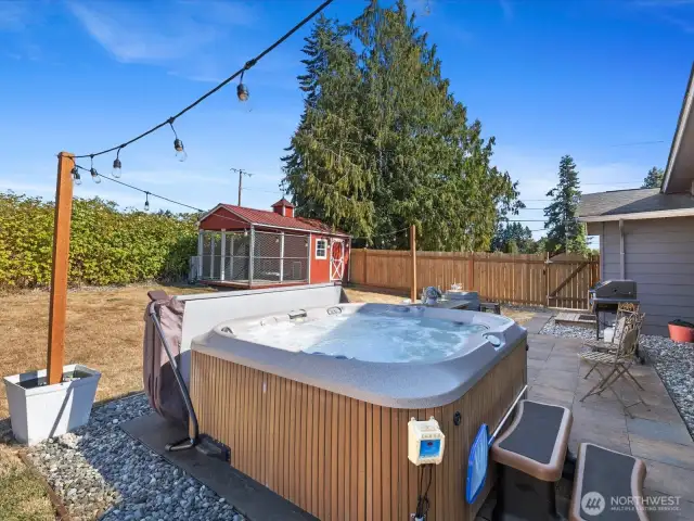 Large fenced Yard, Patio, Hot Tub, Firepit, Dog Run & Dog/Small Animal Barn & much more.