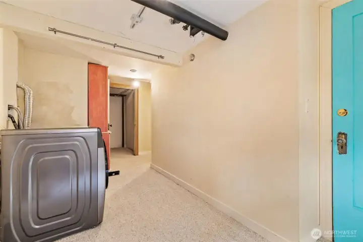 This room can be used for office/guest space